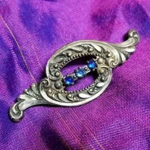 Vintage brooch Art Nouveau Acanthus leaves dark silver tone blue gems pin